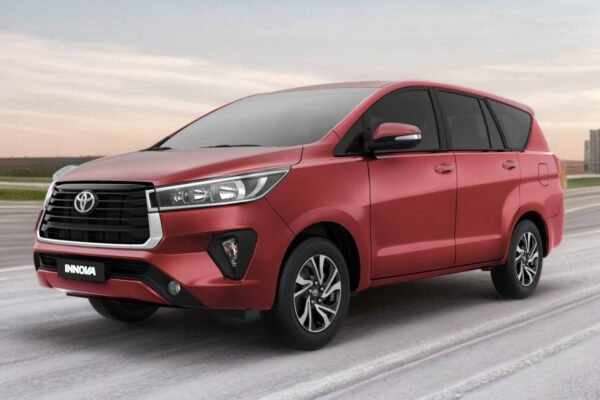Innova 2022 - Garnet Red